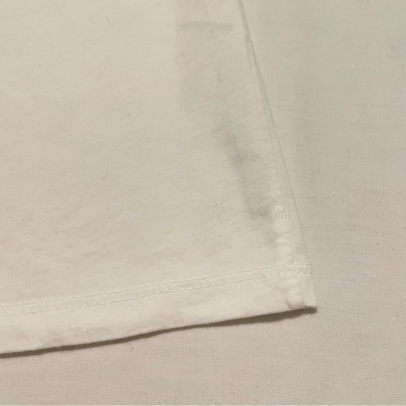 Levi's White T-Shirt Women’s Size Medium - Picture 16 of 16